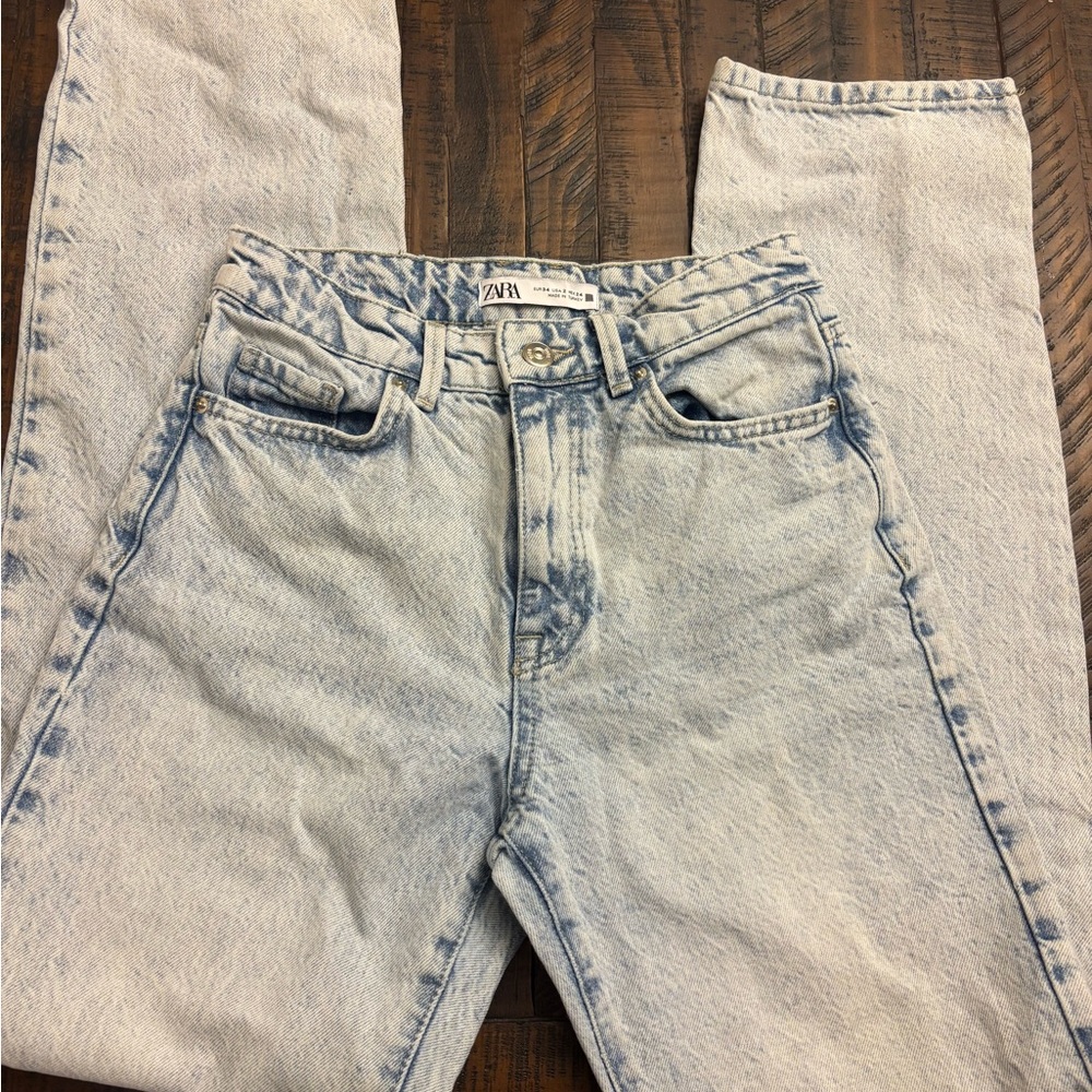 Zara women’s Washed Denim Jeans